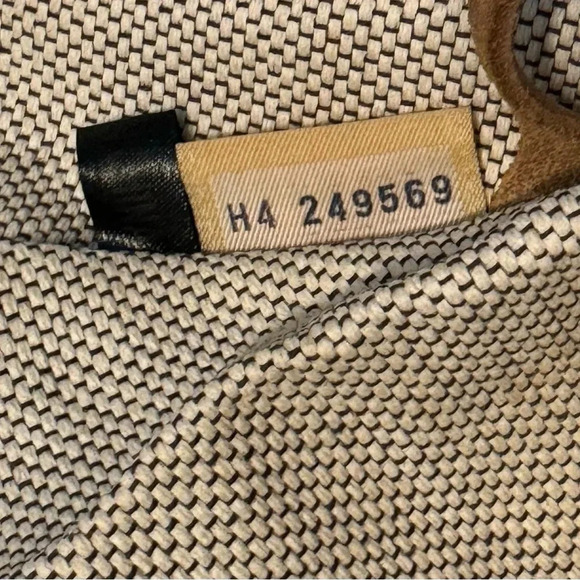 Dooney & Bourke Vintage Dome Berry Pebble Leather Satchel Bag Zip 12.5” x 7” - Picture 8 of 13